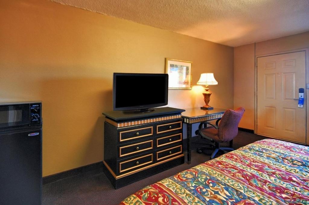Rodeway Inn Indianola Bilik gambar