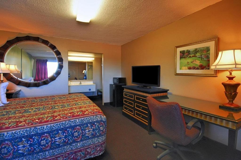 Rodeway Inn Indianola Bilik gambar