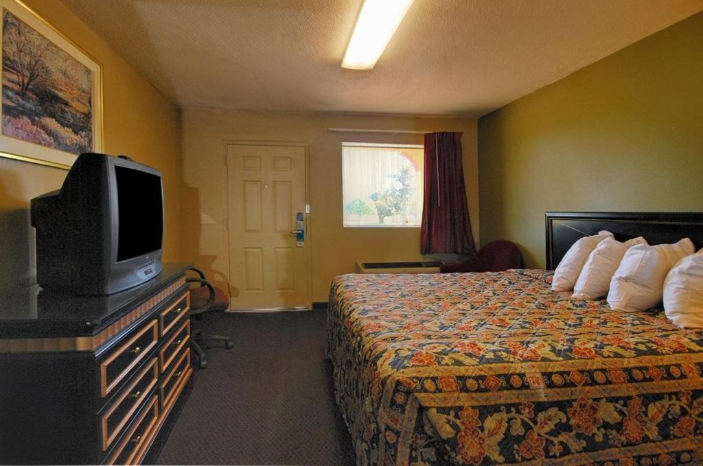 Rodeway Inn Indianola Bilik gambar