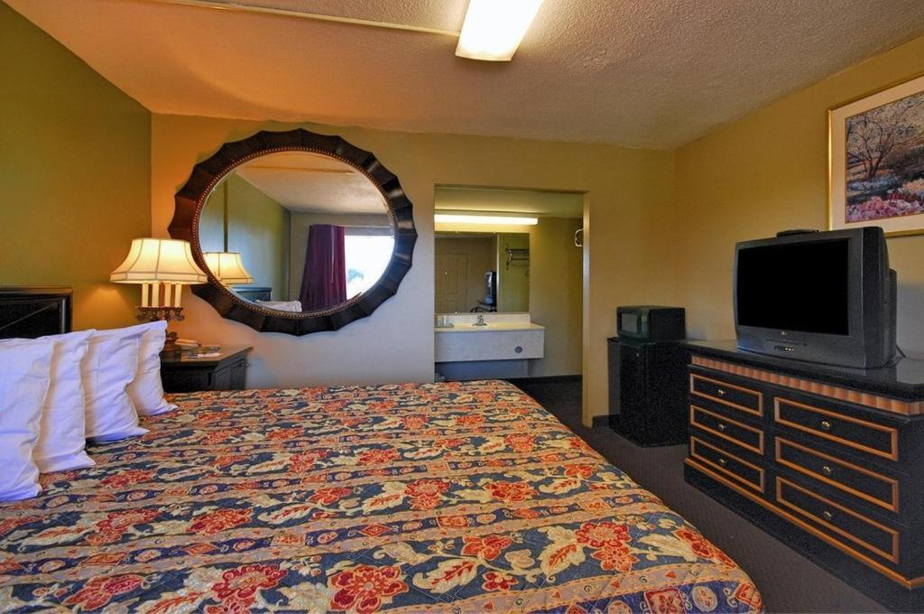 Rodeway Inn Indianola Bilik gambar